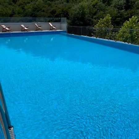 Hotel La Villa Gjakova エクステリア 写真