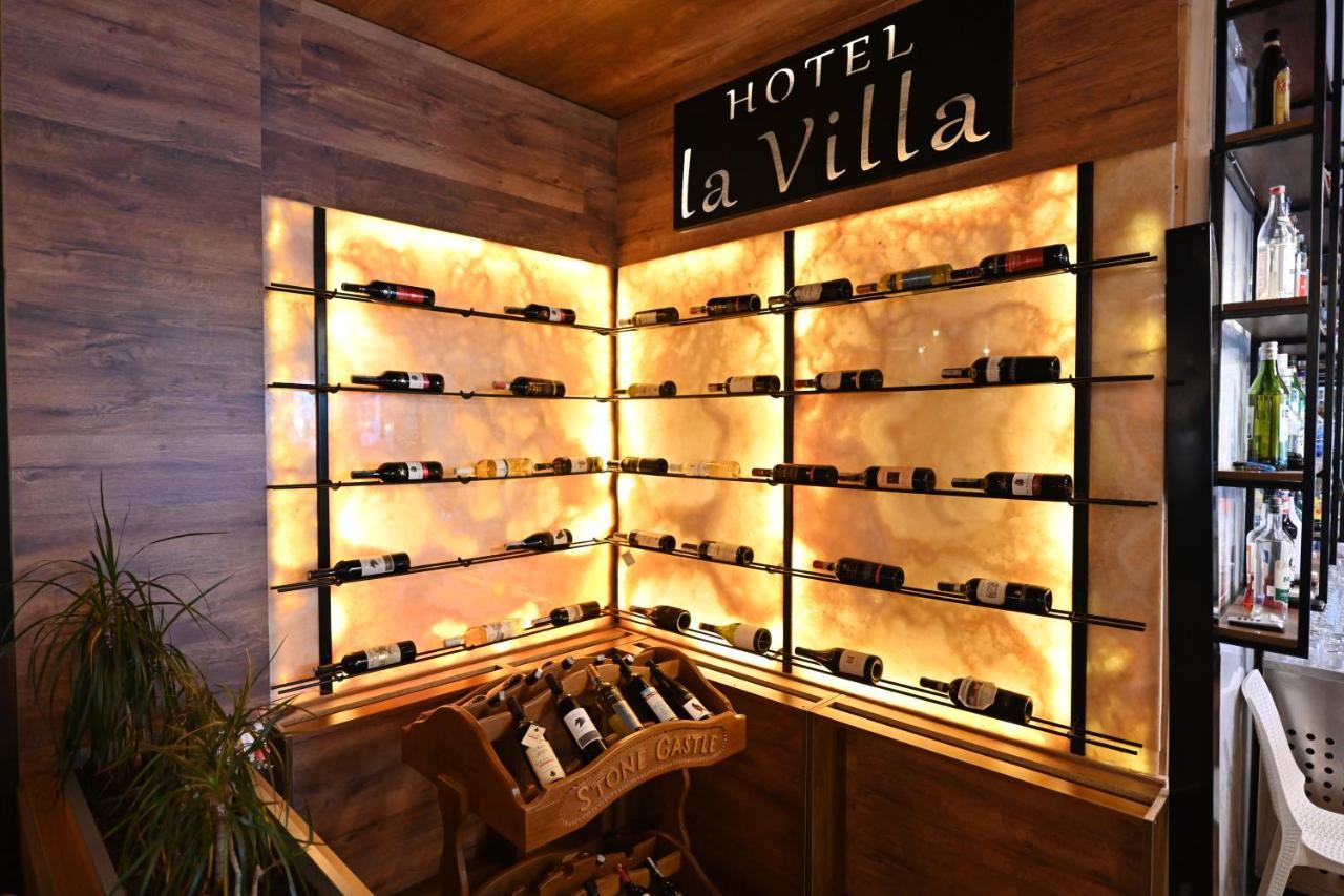 Hotel La Villa Gjakova エクステリア 写真