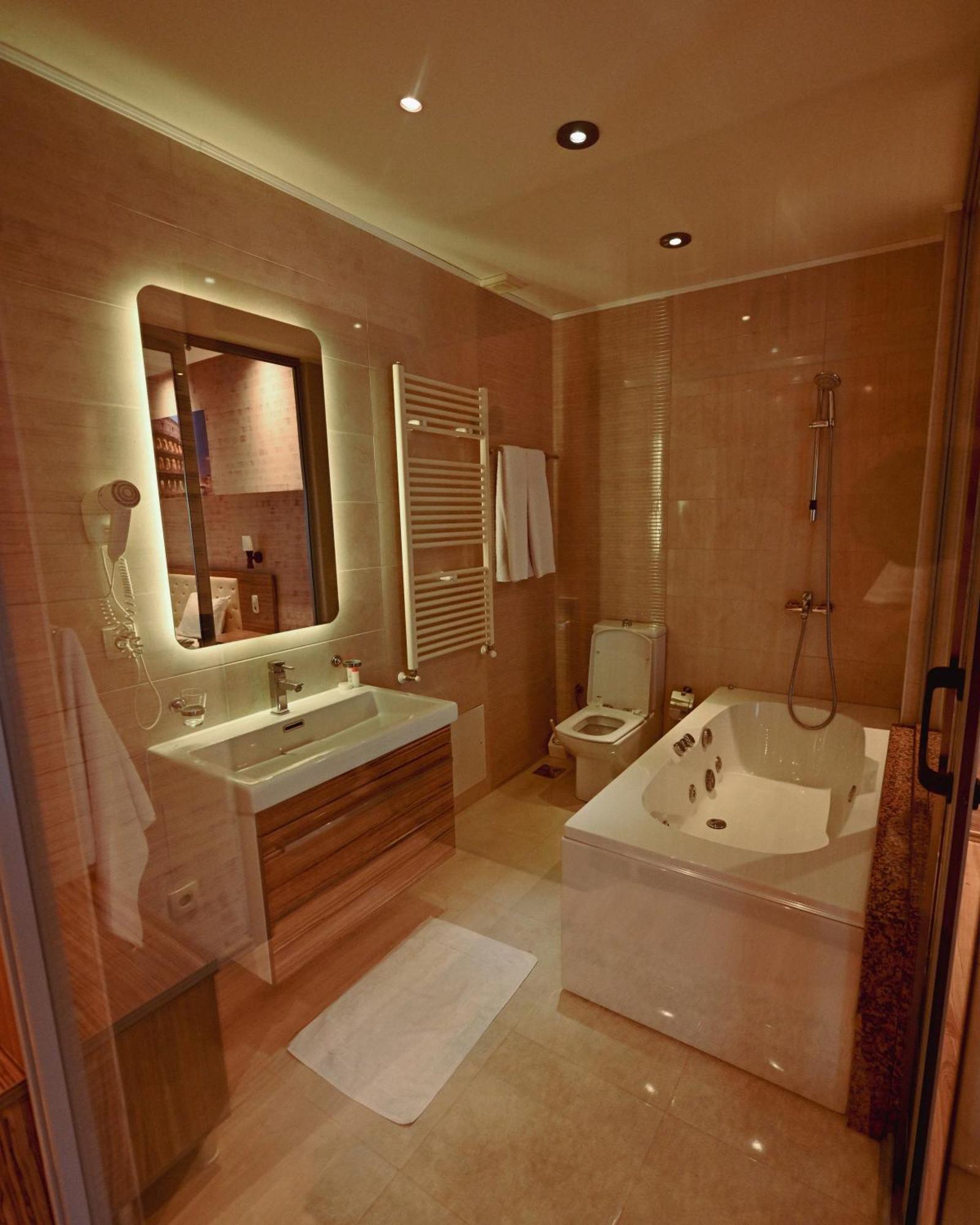 Hotel La Villa Gjakova エクステリア 写真