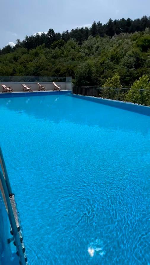 Hotel La Villa Gjakova エクステリア 写真