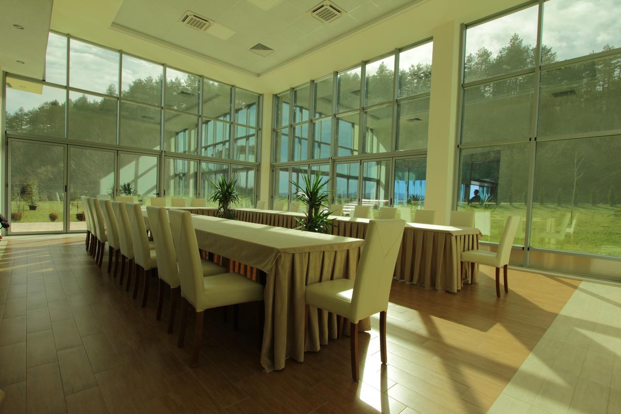 Hotel La Villa Gjakova エクステリア 写真